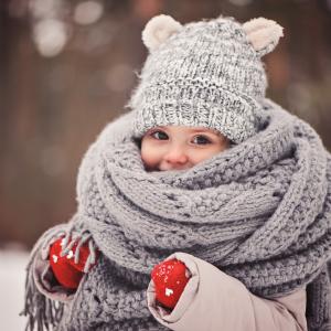 Chic Burgundy Knit Scarf 