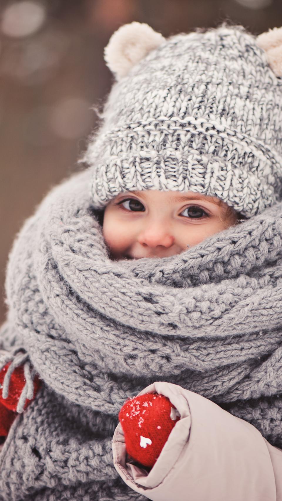 Chic Burgundy Knit Scarf 